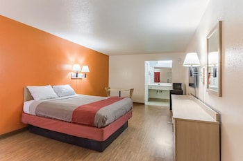 Standard Room, 1 Queen Bed, Smoking