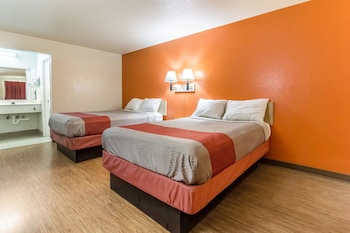 Standard Room, 2 Double Beds, Smoking