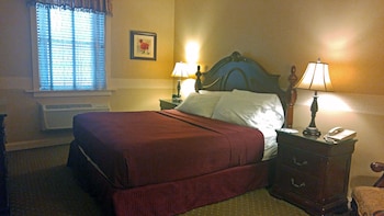 Standard Room, 1 Queen Bed