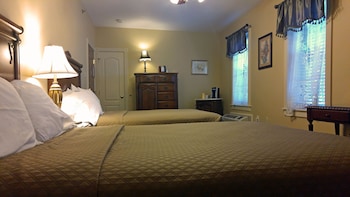 Standard Room, 2 Queen Beds