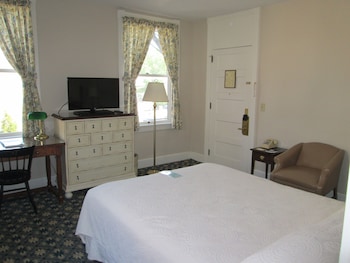 Deluxe Room, 1 Queen Bed