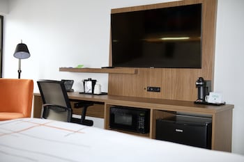 Executive Room, 1 King Bed, Non Smoking
