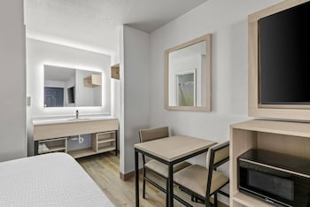 Standard Room, 2 Queen Beds, Non Smoking