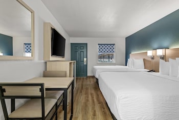 Standard Room, 2 Queen Beds, Non Smoking