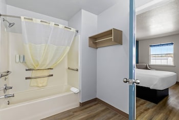 Suite, Multiple Beds, Non Smoking (Efficiency, Upgrade)