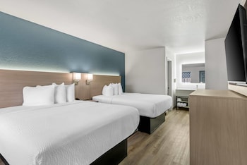 Standard Room, 2 Queen Beds, Non Smoking