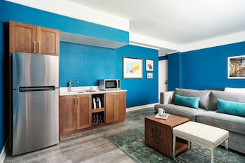 Suite, 1 King Bed (Homey)