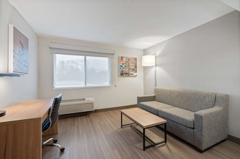 Standard Room, 1 King Bed, Non Smoking, Refrigerator & Microwave