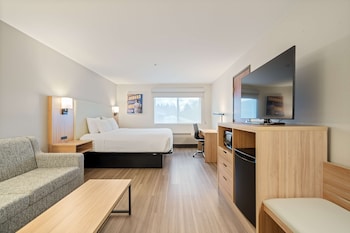Standard Room, 1 King Bed, Accessible, Refrigerator & Microwave