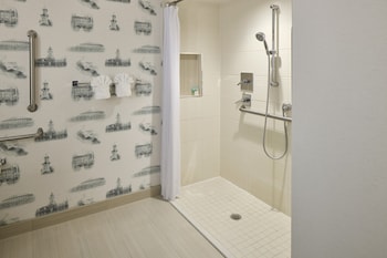 Deluxe Room, 1 King Bed, Accessible (Shower)