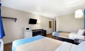 Deluxe Room, 2 Double Beds, Smoking, Refrigerator & Microwave