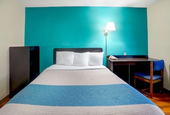 Deluxe Room, 1 King Bed, Non Smoking, Refrigerator & Microwave