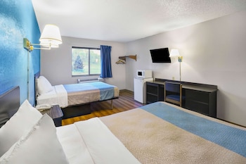 Deluxe Room, 2 Double Beds, Smoking, Refrigerator & Microwave