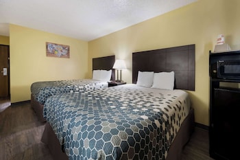 Standard Room, 2 Queen Beds, Non Smoking