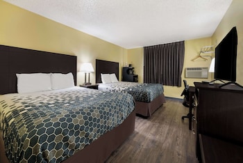 Standard Room, 2 Queen Beds, Non Smoking