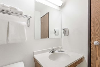 Standard Room, 1 Queen Bed