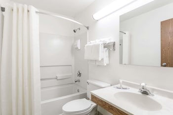 Standard Room, 1 Queen Bed