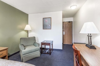 Standard Room, 1 Queen Bed
