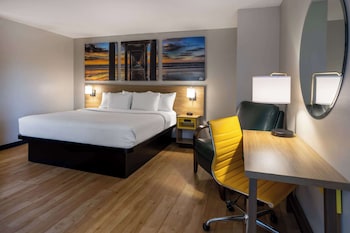Deluxe Room, 1 King Bed, Non Smoking