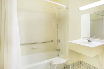 Room, 1 Queen Bed, Accessible, Non Smoking (Mobility Accessible)
