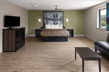 Studio Suite, 1 King Bed, Non Smoking