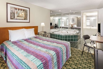 Suite, 1 King Bed, Jetted Tub