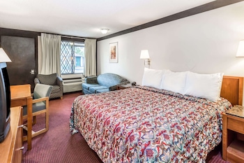 Suite, 1 King Bed, Jetted Tub