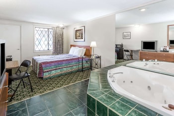 Suite, 1 King Bed, Jetted Tub