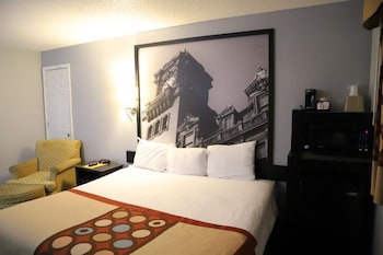 Standard Room, 1 King Bed