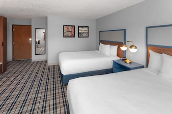 Room, 2 Queen Beds, Non Smoking
