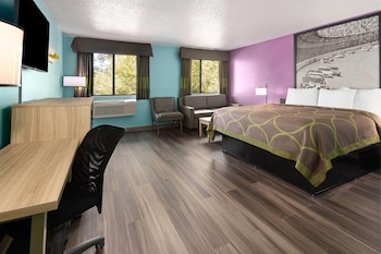 Suite, 1 King Bed, Microwave