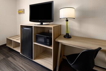 Room, 1 Queen Bed, Accessible, Non Smoking (Mobillity)