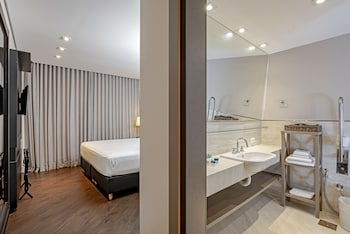 Deluxe Double Room, Mobility Accessible (PcD)