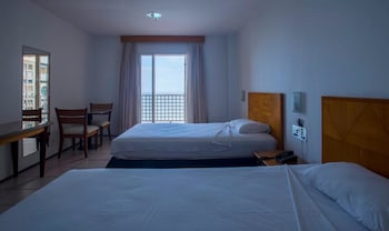 Deluxe Room, 2 Twin Beds