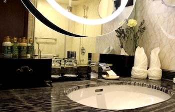 Business King Room