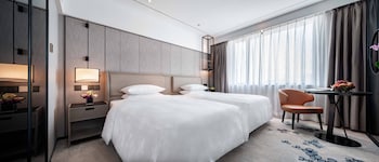 Landmark Theme River View Twin Room