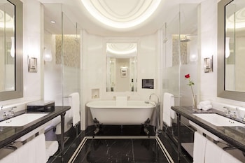 Fairmont Gold, Grand Room, 1 King Bed, Executive Level