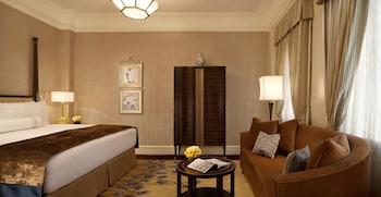 Fairmont Gold, 1 King Bed, Non Smoking, Executive Level