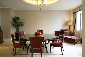 Signature Riverview Suite