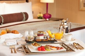 Fairmont Gold, 1 King Bed, Non Smoking, Executive Level