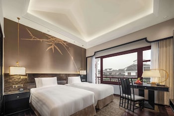 Premier Balcony Twin
