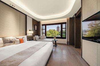 Pagoda Suite