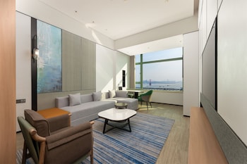 Suite, 1 Bedroom (High Floor)