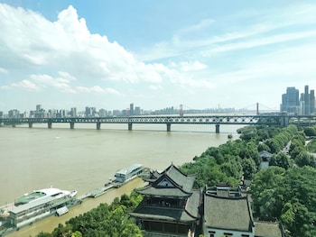 Deluxe Room, 2 Twin Beds, River View