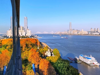 1 King 1 Bdrm Suite River view Top Floor