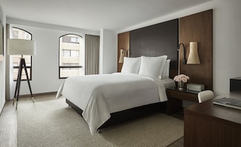 Deluxe Room, 1 Queen Bed