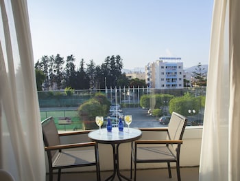 Family Room, City View