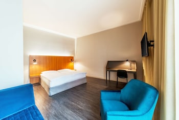 Family Room (2 adults + 2 children)