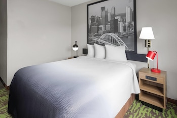 Standard Room, 1 Queen Bed, Accessible