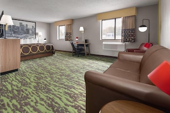 Studio Suite, 1 King Bed, Non Smoking